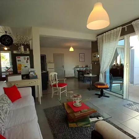 Les Bambous En Baie Du Mont St Michel Dragey