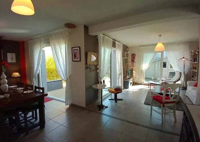 Les Bambous En Baie Du Mont St Michel Dragey-Ronthon