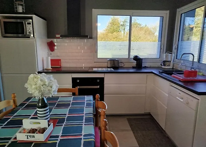 Les Bambous En Baie Du Mont St Michel Dragey